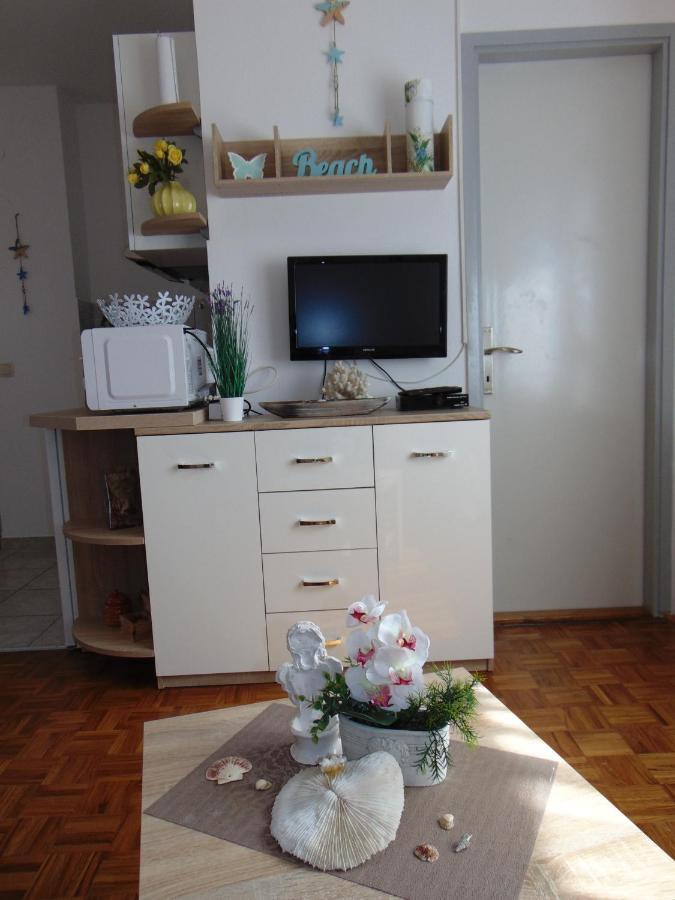 Apartments Marija Malinska Exterior photo